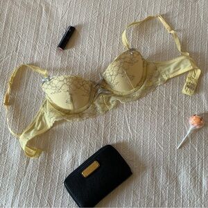 Y2K Ambrielle Pastel Yellow & Periwinkle Lace Bra